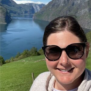 Meet your Posher, Lauren